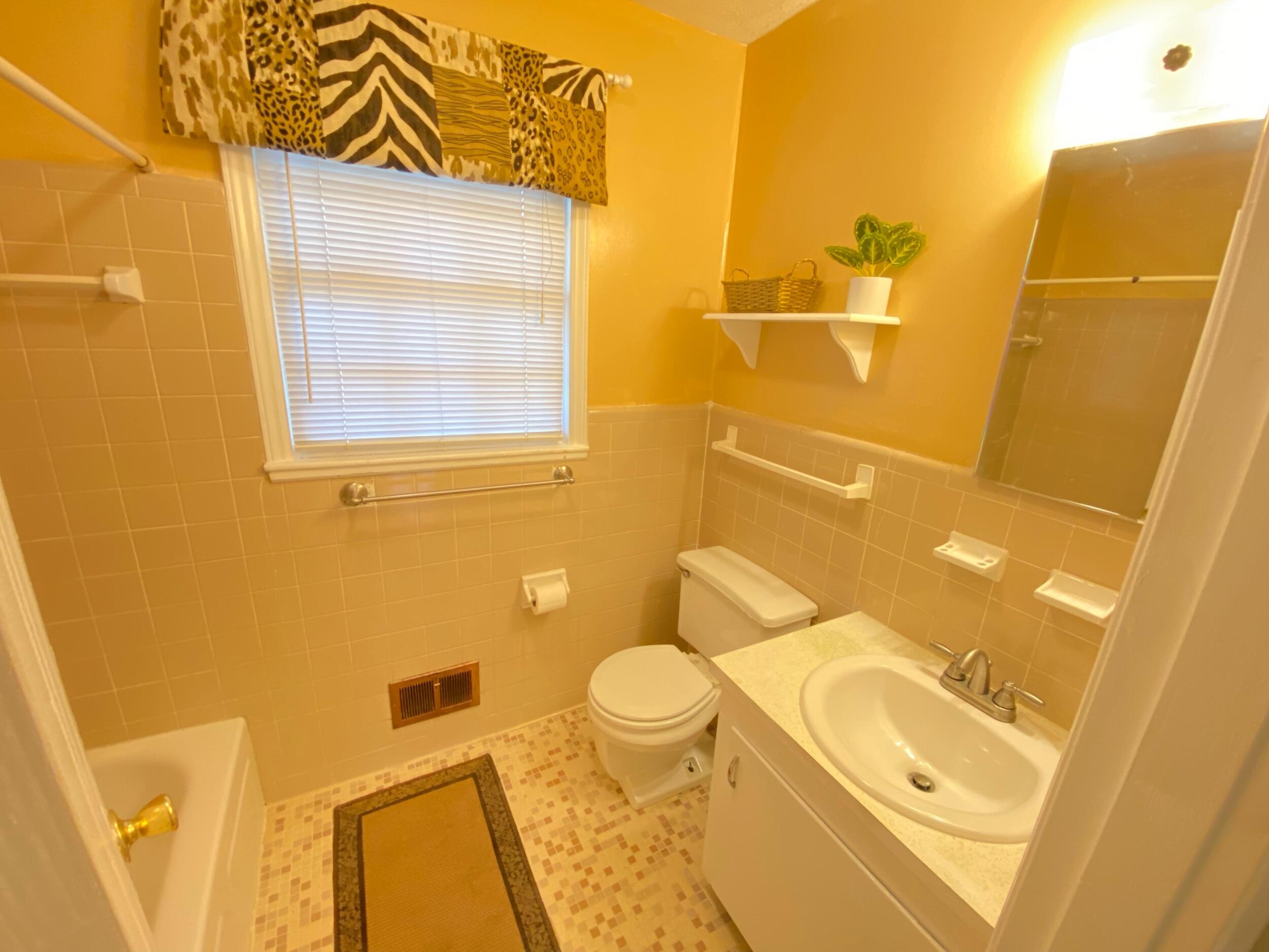 320 Vincenne Road Columbia, SC 29212 - Photo 12 of 17 Bath