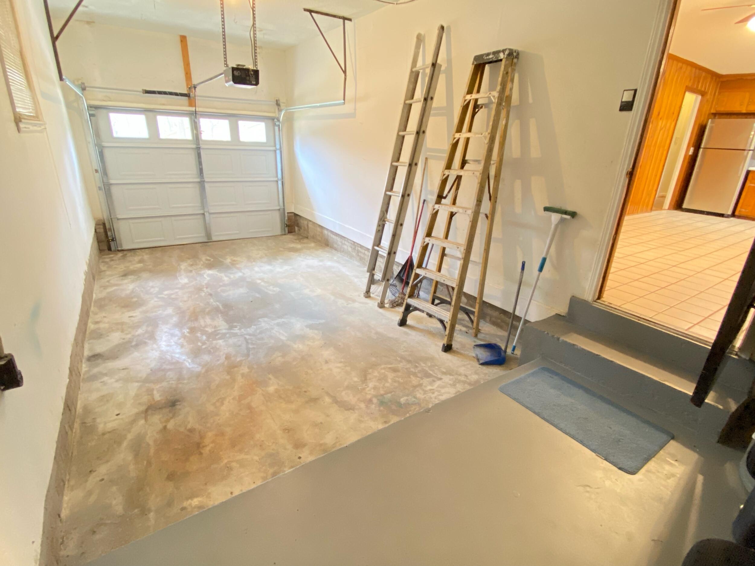 320 Vincenne Road Columbia, SC 29212 - Photo 15 of 17 Garage