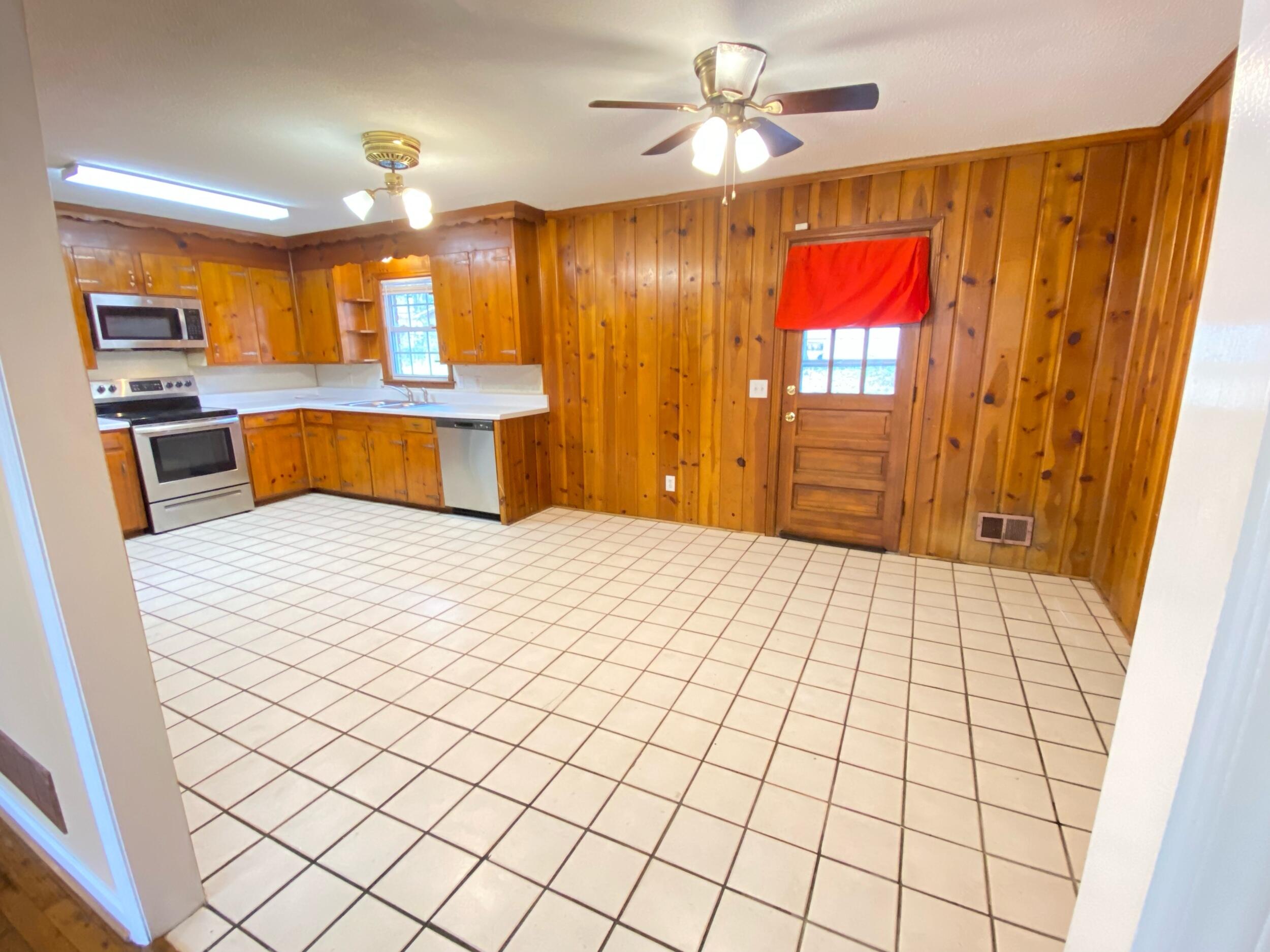 320 Vincenne Road Columbia, SC 29212 - Photo 4 of 17 Eat In