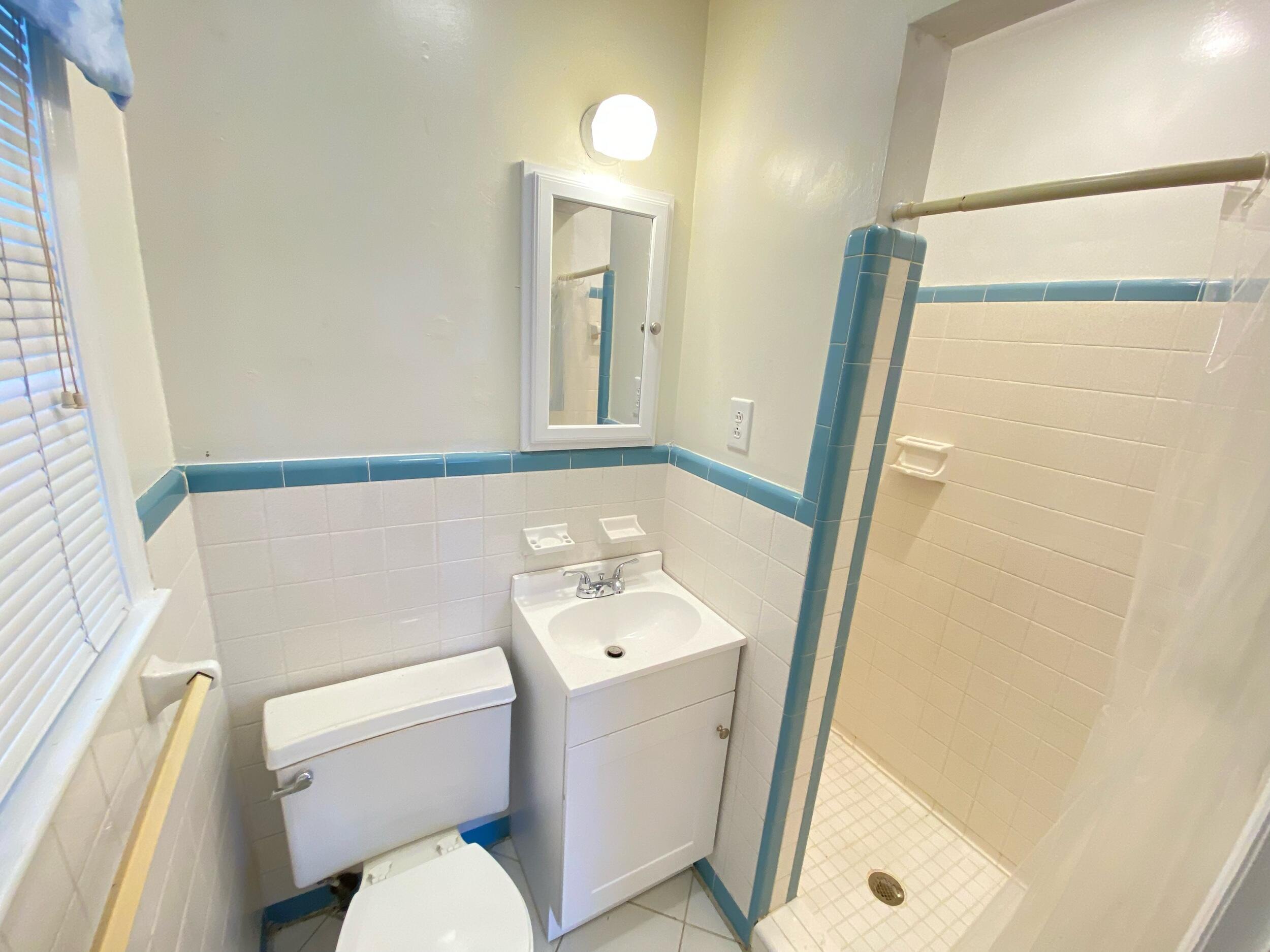 320 Vincenne Road Columbia, SC 29212 - Photo 9 of 17 MBath