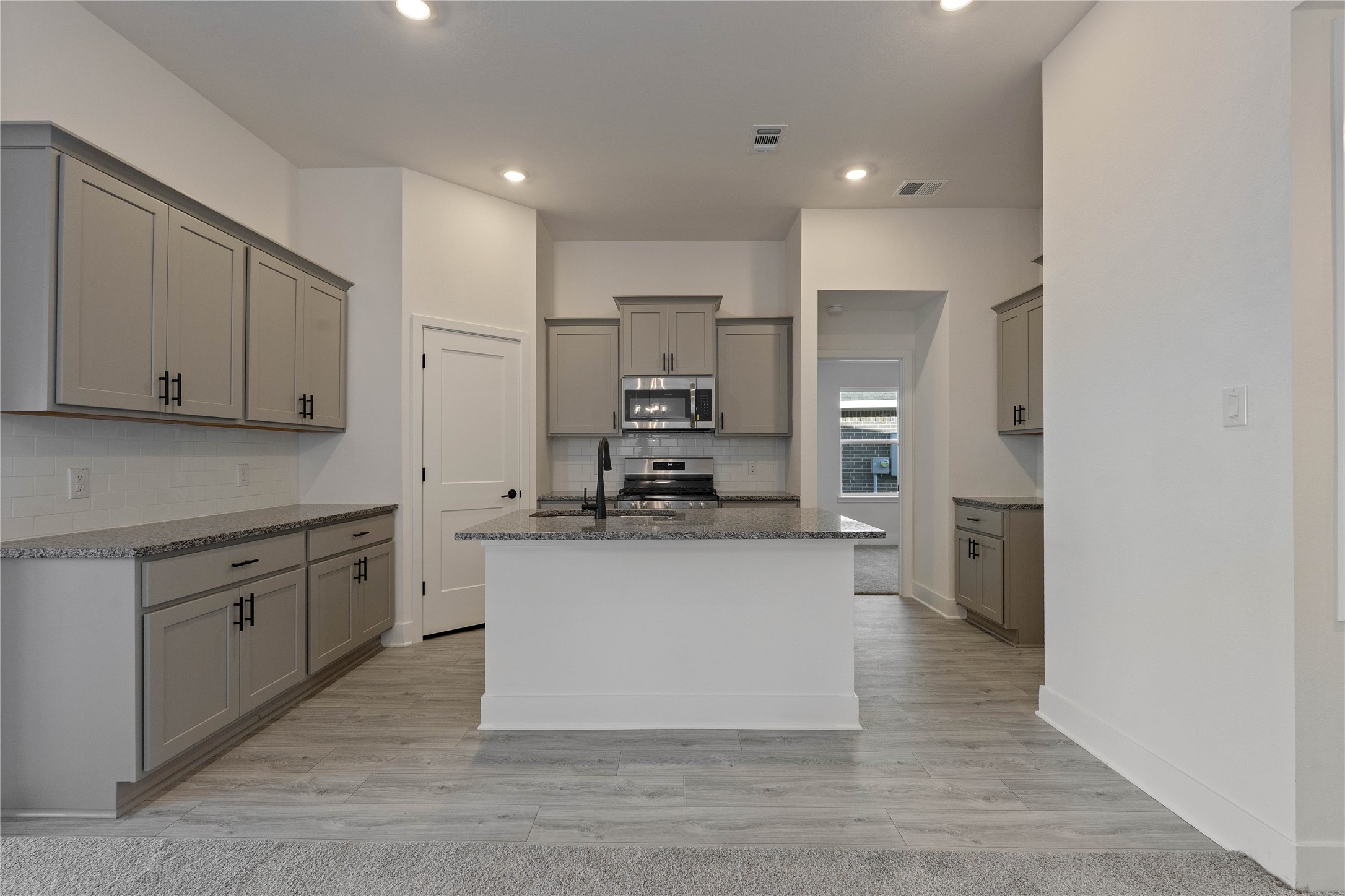 10611 Ellerston Road Cleveland, TX 77327 - Photo 11 of 29
