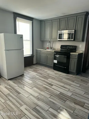 $1,800 | 312 5th Avenue, Unit 1, Troy, NY 12182