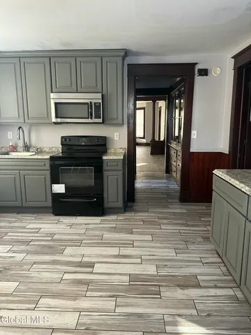 $1,800 | 312 5th Avenue, Unit 1, Troy, NY 12182