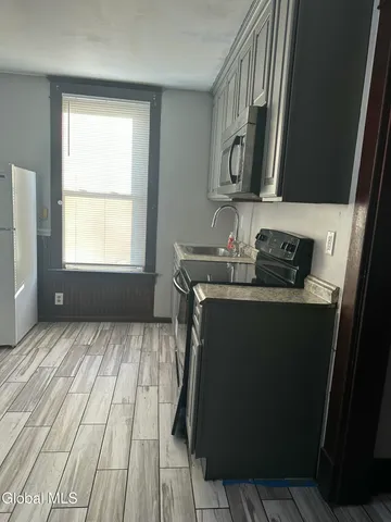 $1,800 | 312 5th Avenue, Unit 1, Troy, NY 12182