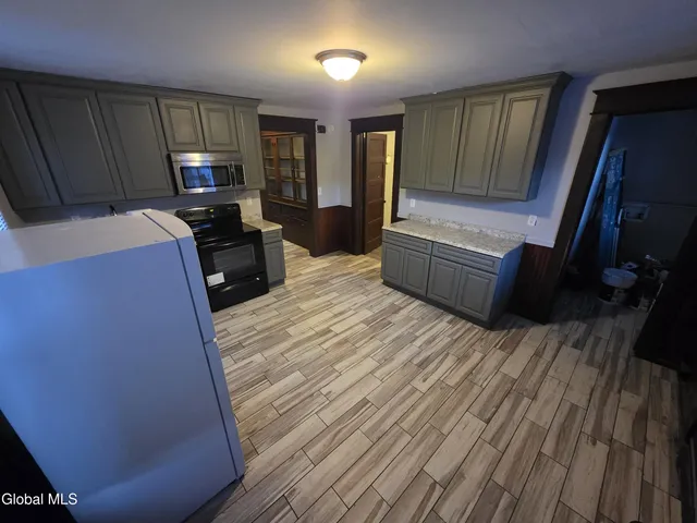 $1,800 | 312 5th Avenue, Unit 1, Troy, NY 12182