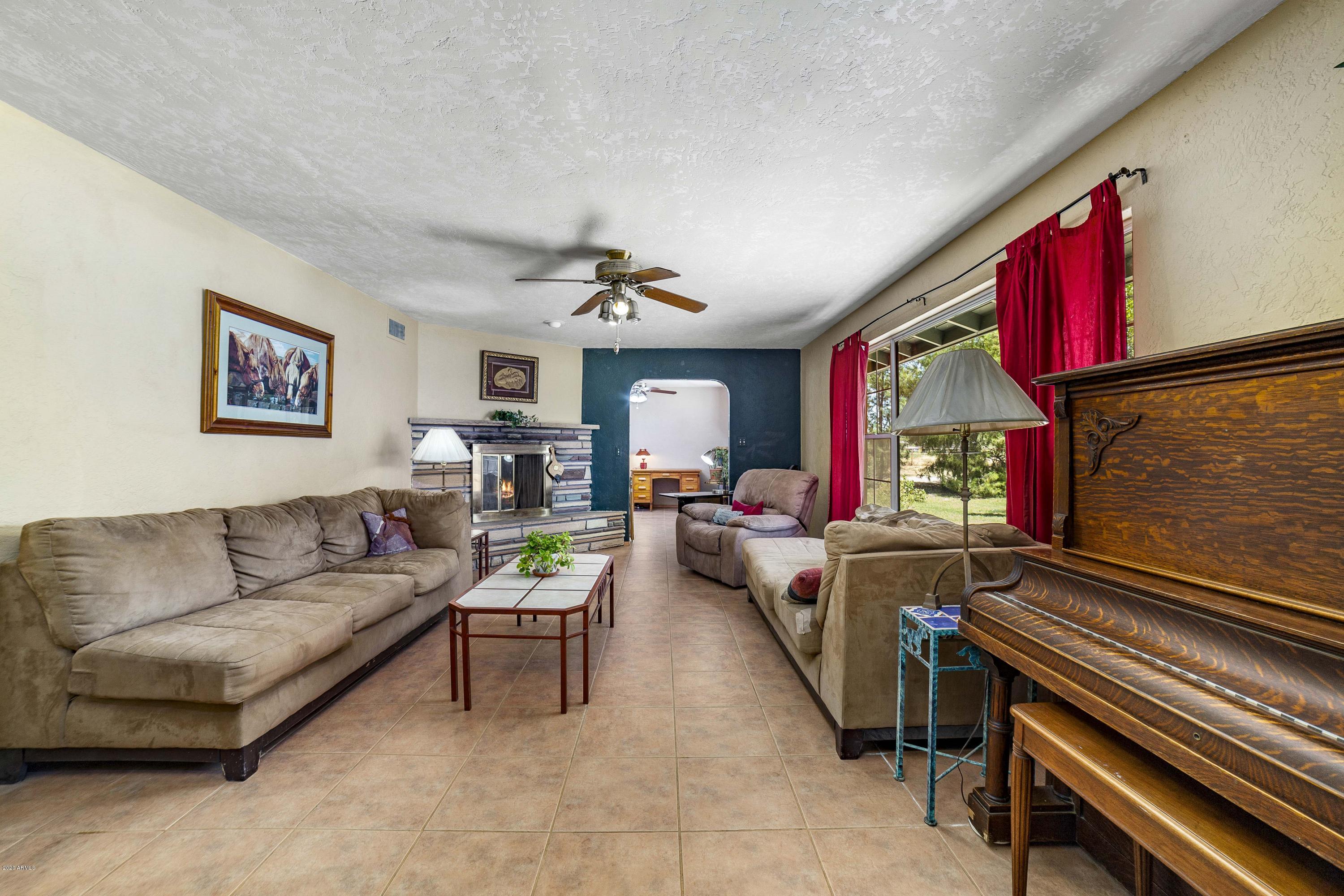 16838 South Higley Road Gilbert, AZ 85295 - Photo 7 of 50 Living Room