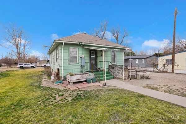 $380,000 | 28572 Hyde Street, Bruneau, ID 83604