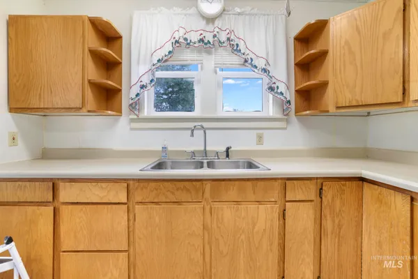 $380,000 | 28572 Hyde Street, Bruneau, ID 83604