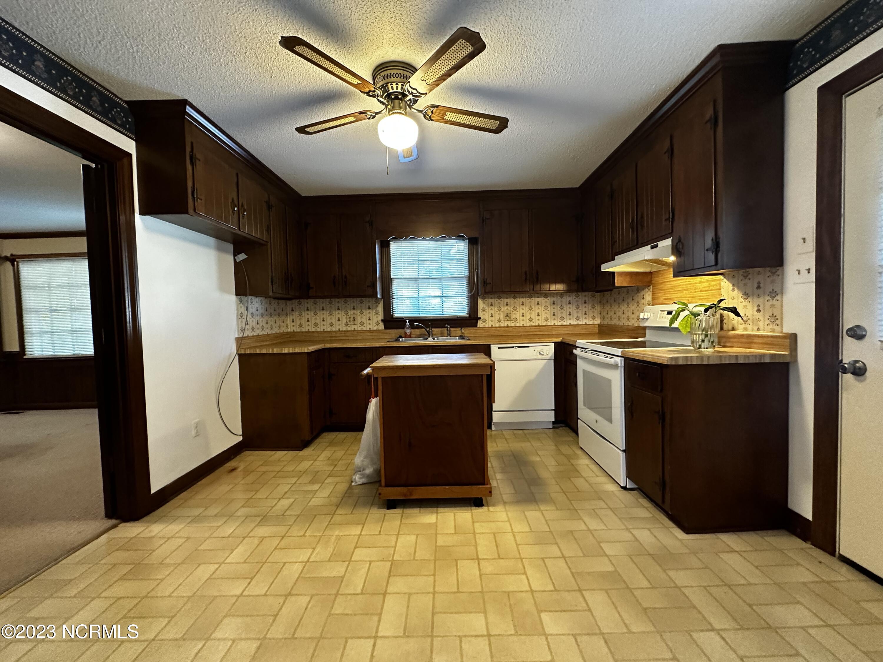 821 Greyson Road Rocky Mount, NC 27804 - Photo 21 of 26 IMG-3367