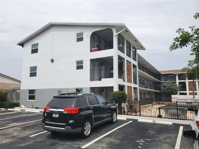 $219,000 | 1021 Northeast 24th Avenue, Unit 30, Pompano Beach, FL 33062