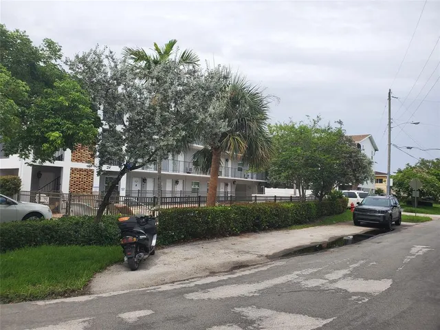 $219,000 | 1021 Northeast 24th Avenue, Unit 30, Pompano Beach, FL 33062