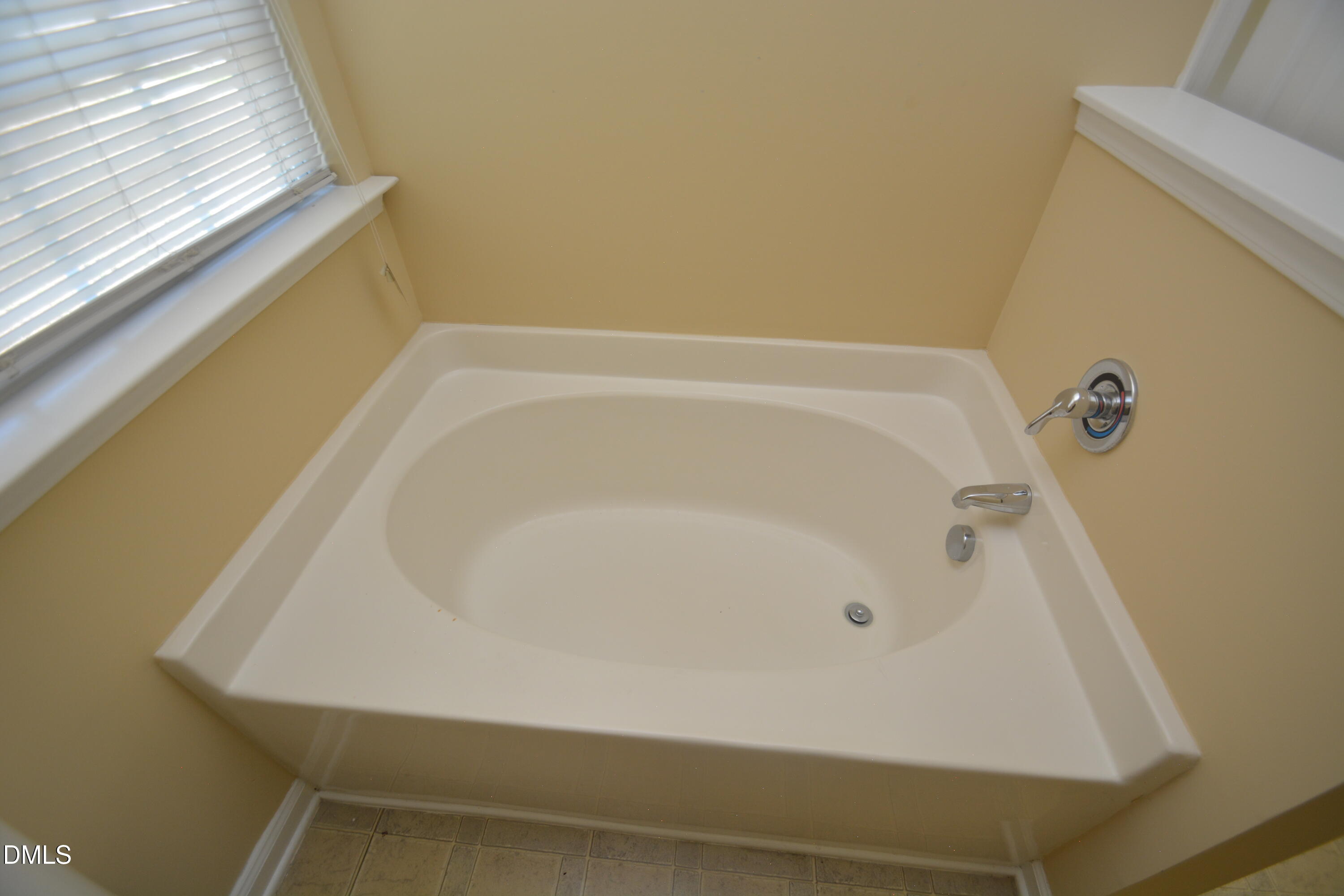 2500 Boulder Ridge Drive Raleigh, NC 27610 - Photo 8 of 15 DSC_0307