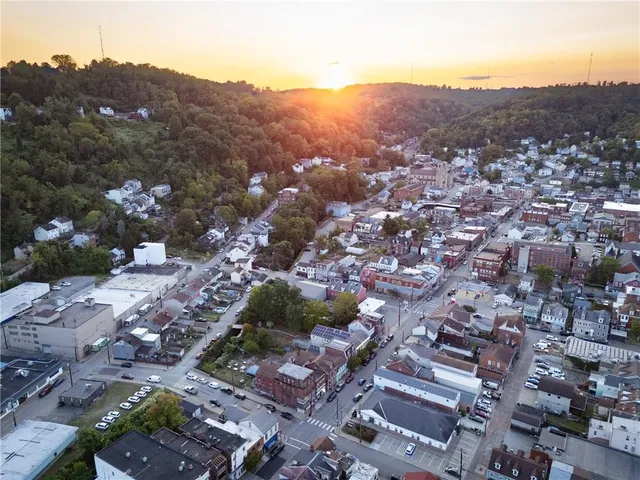 a picture of city view