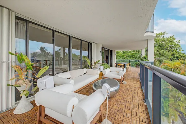 $10,000 | 2575 South Bayshore Drive, Unit 4A, Miami, FL 33133