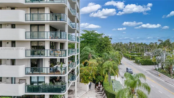 $10,000 | 2575 South Bayshore Drive, Unit 4A, Miami, FL 33133