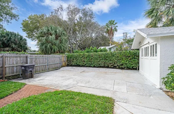 $6,000 | 5301 North Flagler Drive, West Palm Beach, FL 33407