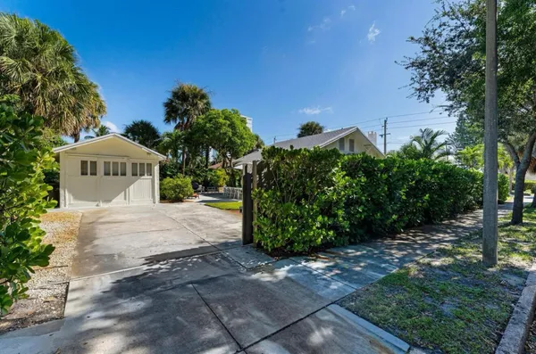 $6,000 | 5301 North Flagler Drive, West Palm Beach, FL 33407