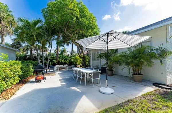 $6,000 | 5301 North Flagler Drive, West Palm Beach, FL 33407