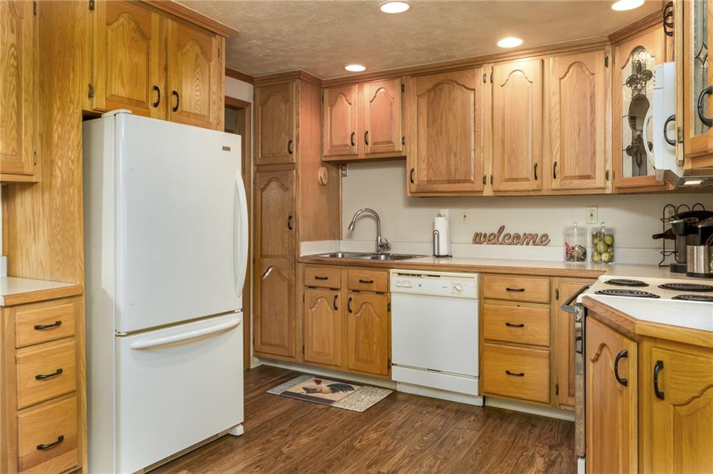 328 Sygan Road McDonald, PA 15057 - Photo 7 of 25 328 SYGAN KITCHEN