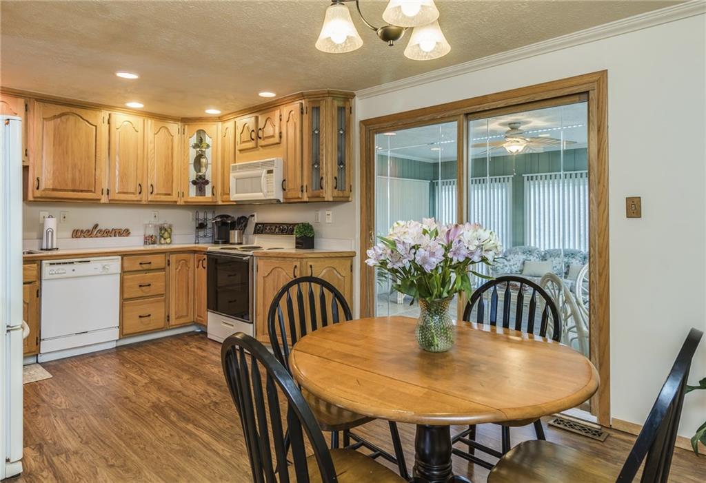 328 Sygan Road McDonald, PA 15057 - Photo 8 of 25 328 SYGAN KITCHEN