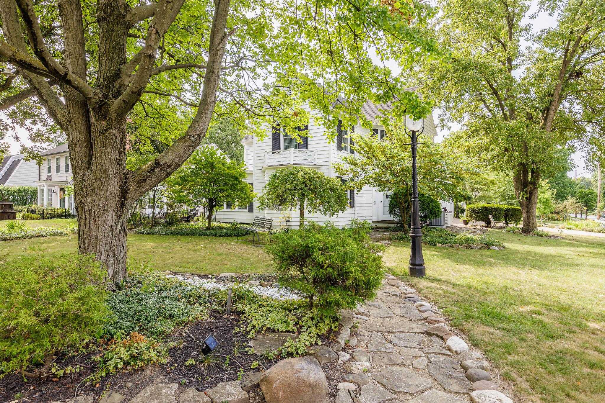 1757 Merrick Rd-Front Yard