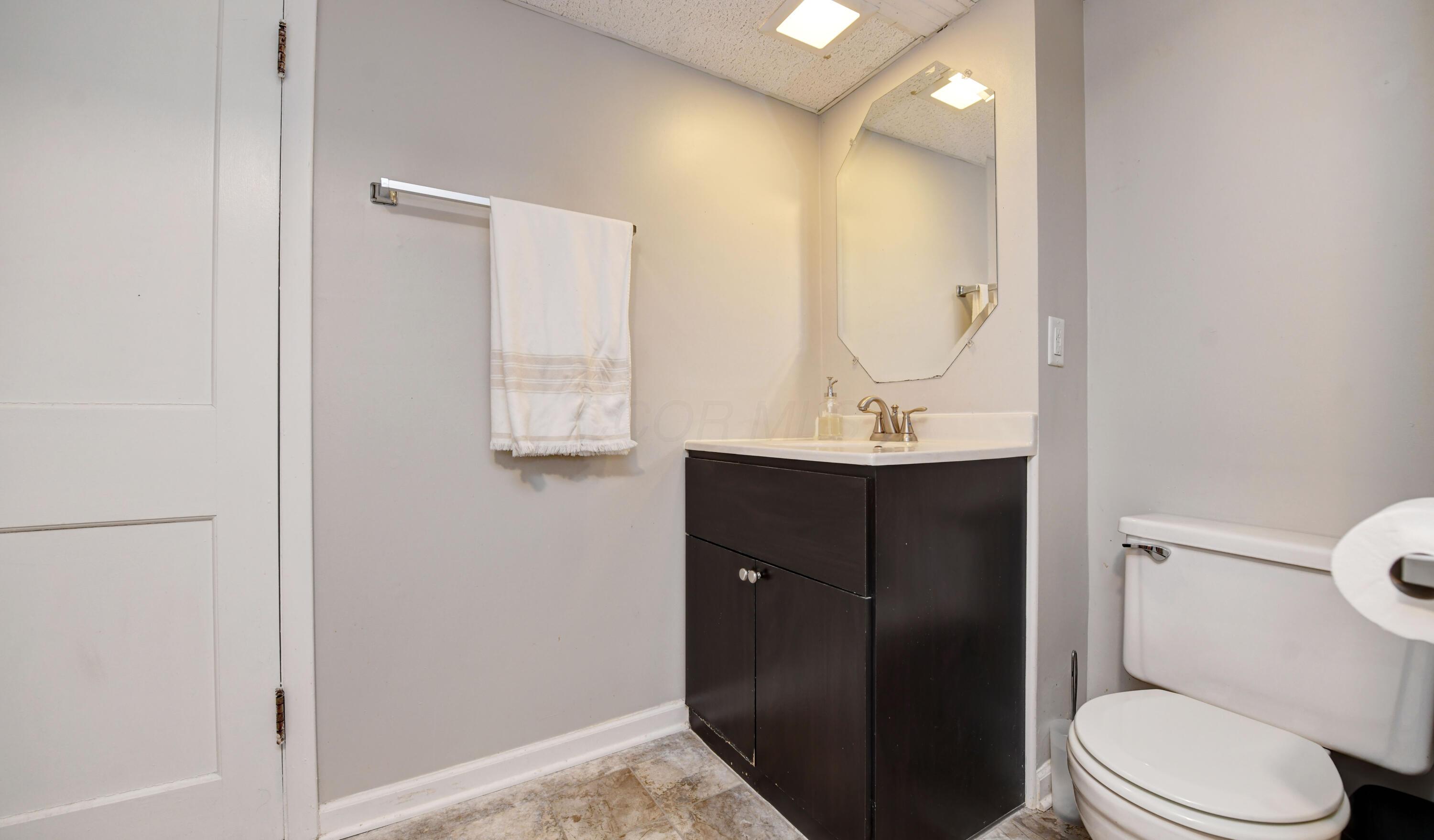 3455 Hines Road Columbus, OH 43230 - Photo 31 of 38 Basement Bath (2)