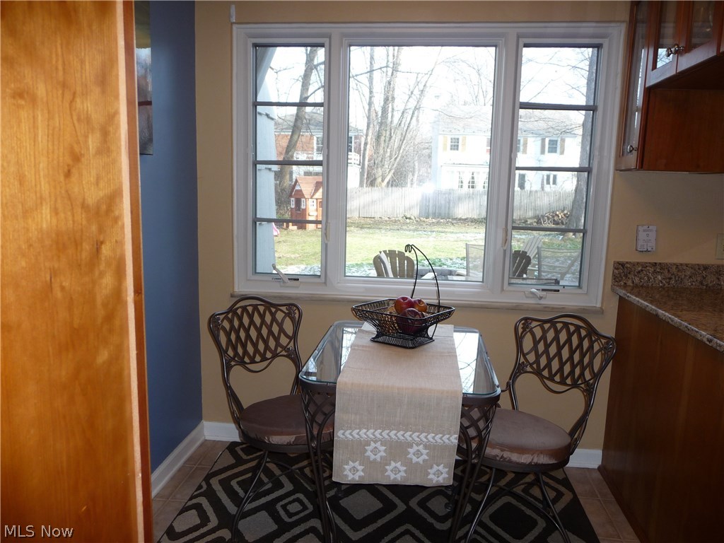 1573 Kew Road Cleveland, OH 44118 - Photo 9 of 25