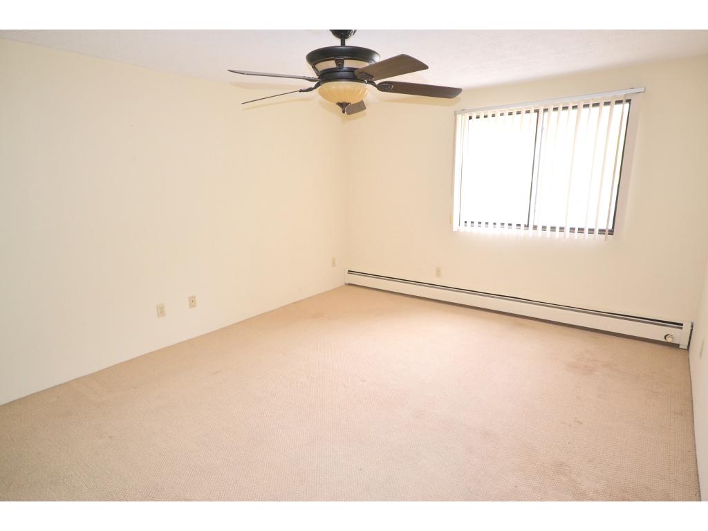 525 Calef Road, Unit 16 Manchester, NH 03103 - Photo 14 of 20