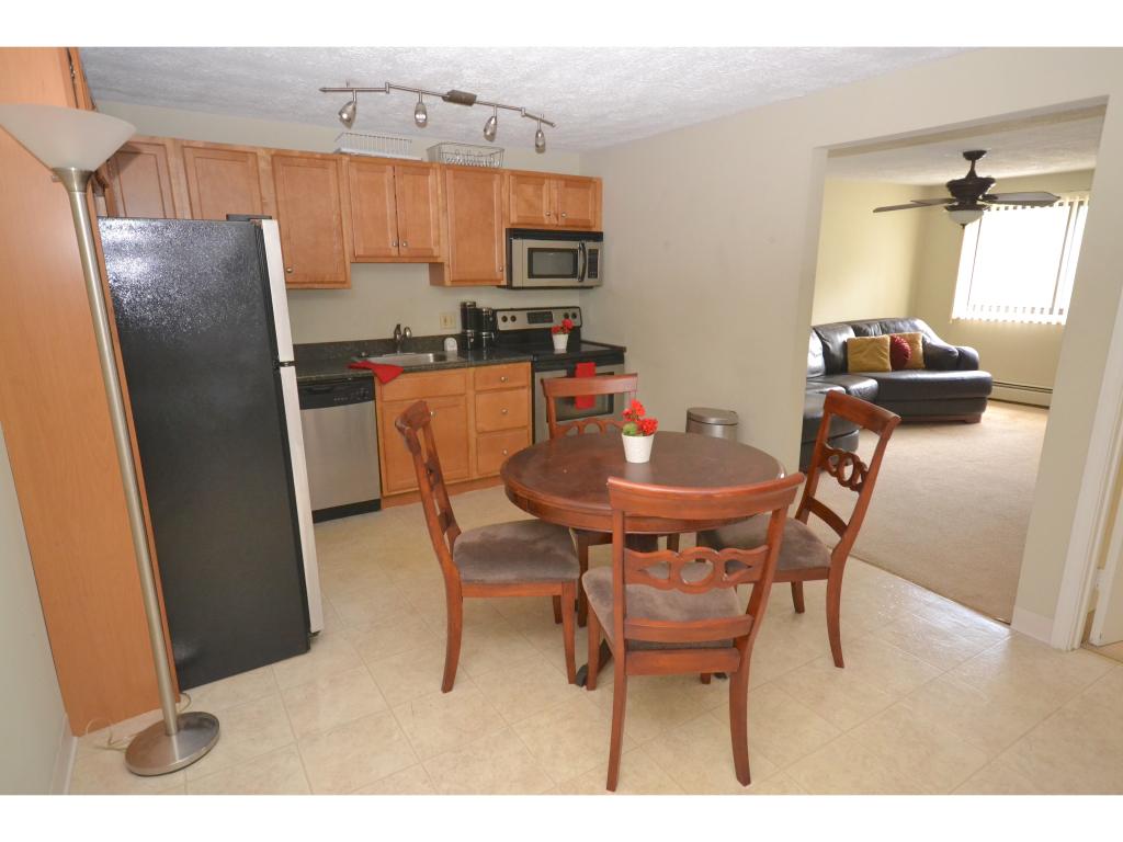 525 Calef Road, Unit 16 Manchester, NH 03103 - Photo 8 of 20