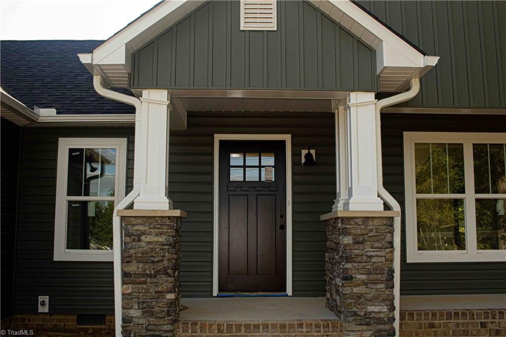 2304 Cunningham Road Thomasville, NC 27360 - Photo 4 of 20