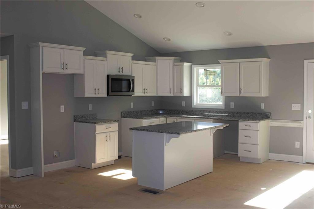 2304 Cunningham Road Thomasville, NC 27360 - Photo 6 of 20