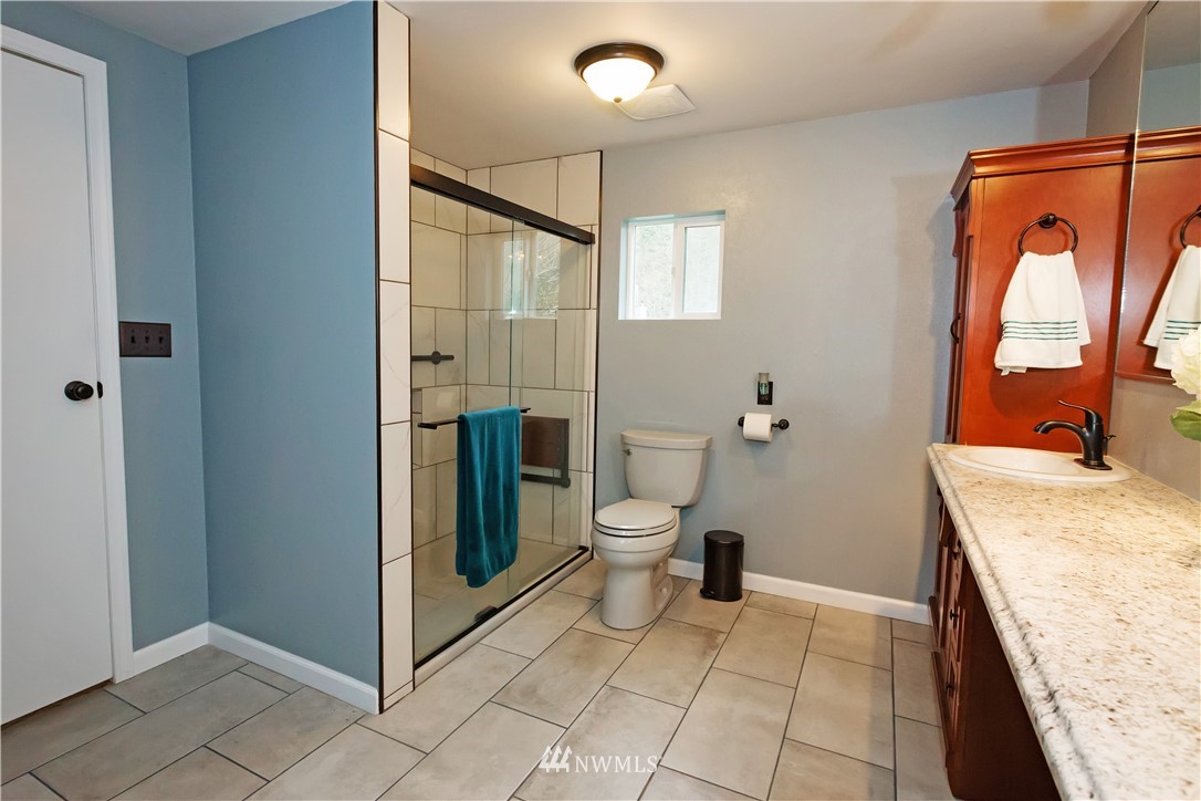8971 Southeast Fragaria Road Port Orchard, WA 98367 - Photo 14 of 39 Gallery Image 14