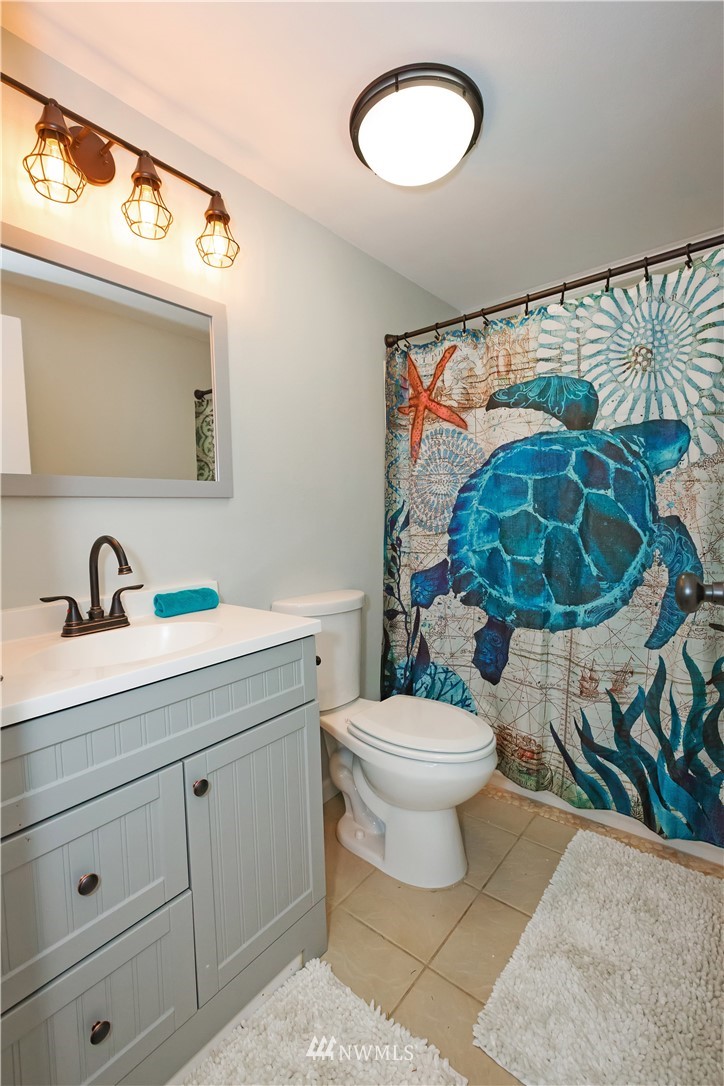 8971 Southeast Fragaria Road Port Orchard, WA 98367 - Photo 17 of 39 Gallery Image 17