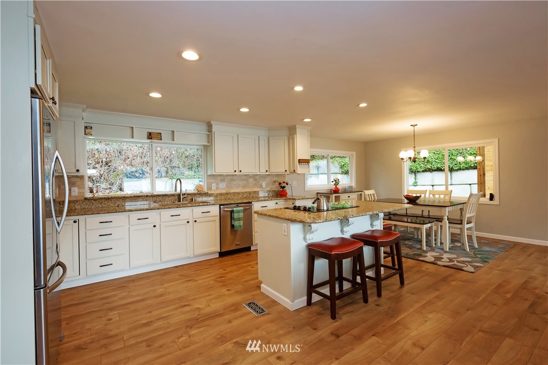 8971 Southeast Fragaria Road Port Orchard, WA 98367 - Photo 6 of 39 Gallery Image 6