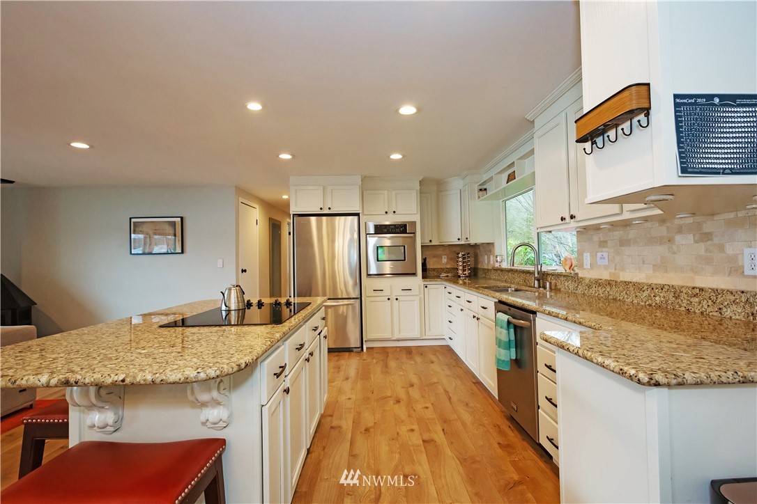 8971 Southeast Fragaria Road Port Orchard, WA 98367 - Photo 7 of 39 Gallery Image 7