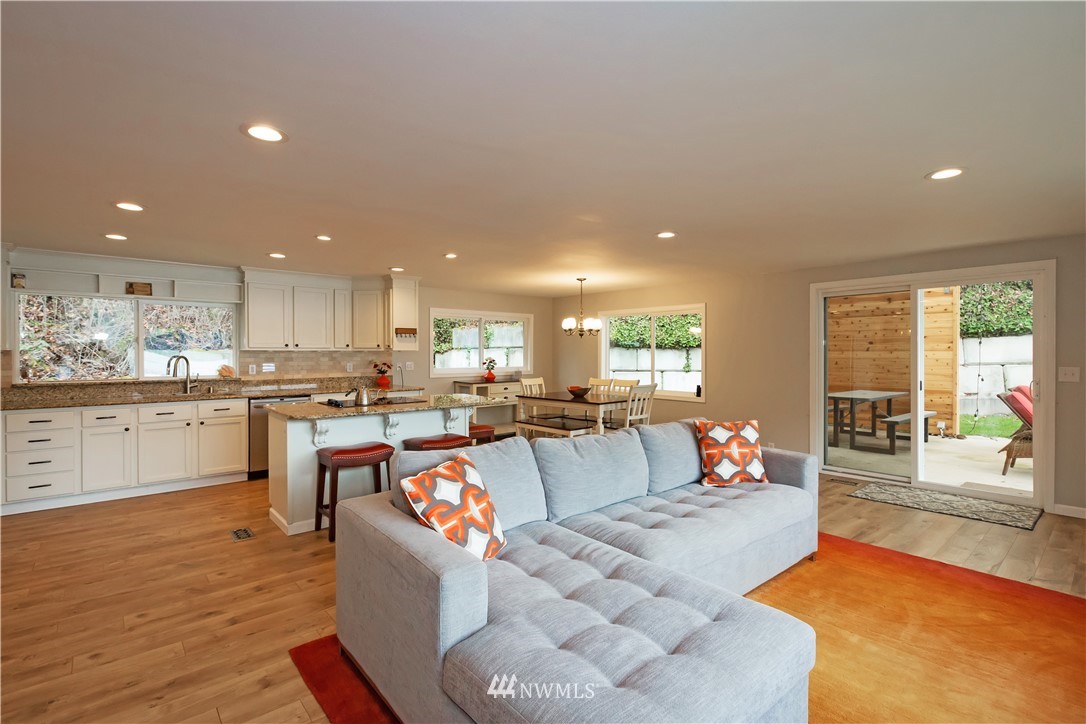 8971 Southeast Fragaria Road Port Orchard, WA 98367 - Photo 9 of 39 Gallery Image 9