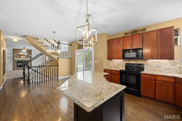 $395,000 | 2201 Birmingham Drive, Shiloh, IL 62269