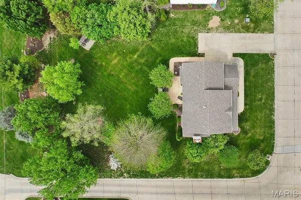 $395,000 | 2201 Birmingham Drive, Shiloh, IL 62269