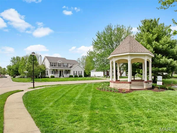 $395,000 | 2201 Birmingham Drive, Shiloh, IL 62269