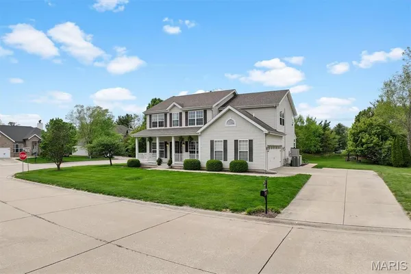 $395,000 | 2201 Birmingham Drive, Shiloh, IL 62269