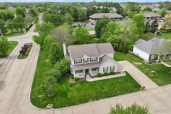 $395,000 | 2201 Birmingham Drive, Shiloh, IL 62269