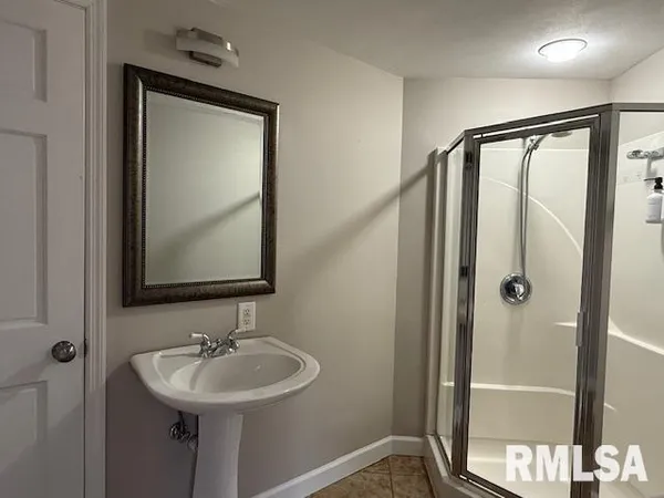 $2,500 | 16429 North Hawthorne Lane, Mount Vernon, IL 62864