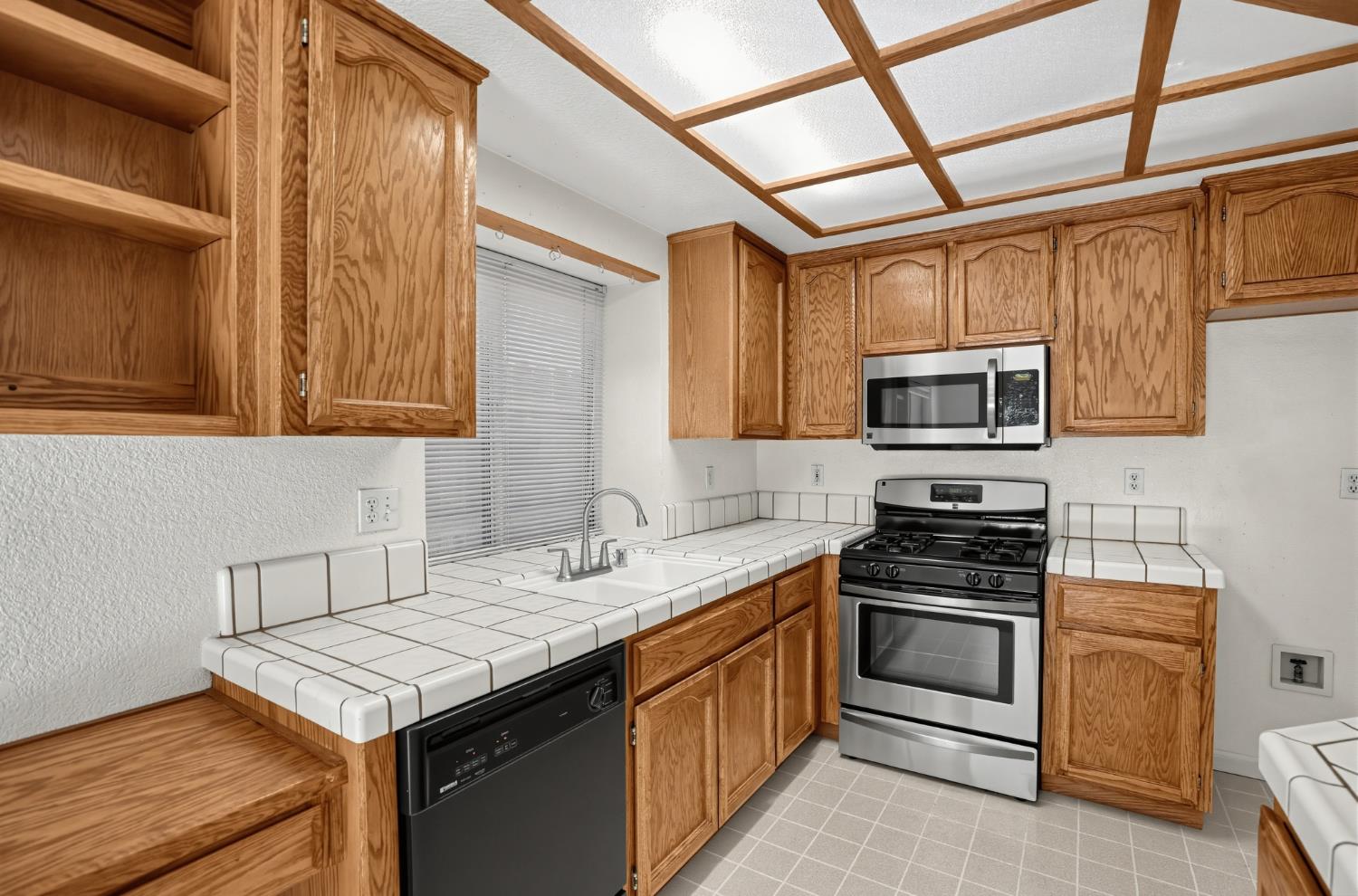1732 Nighthawk Way Modesto, CA 95358 - Photo 18 of 38 Gallery Image 18