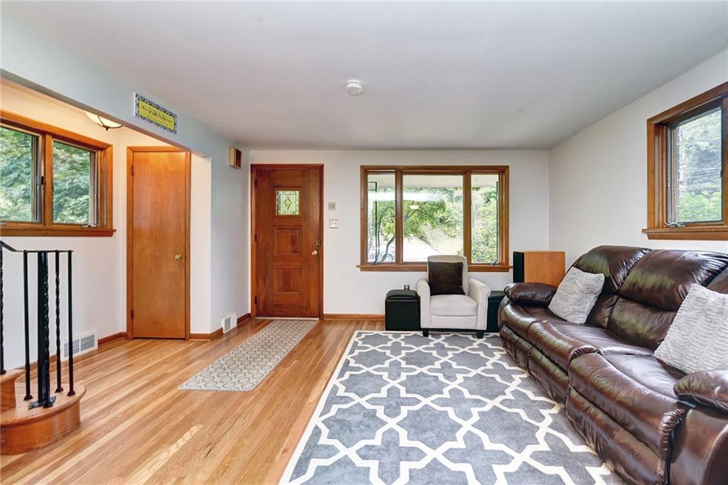 6644 Landview Road Pittsburgh, PA 15217 - Photo 3 of 25 Gallery Image 3