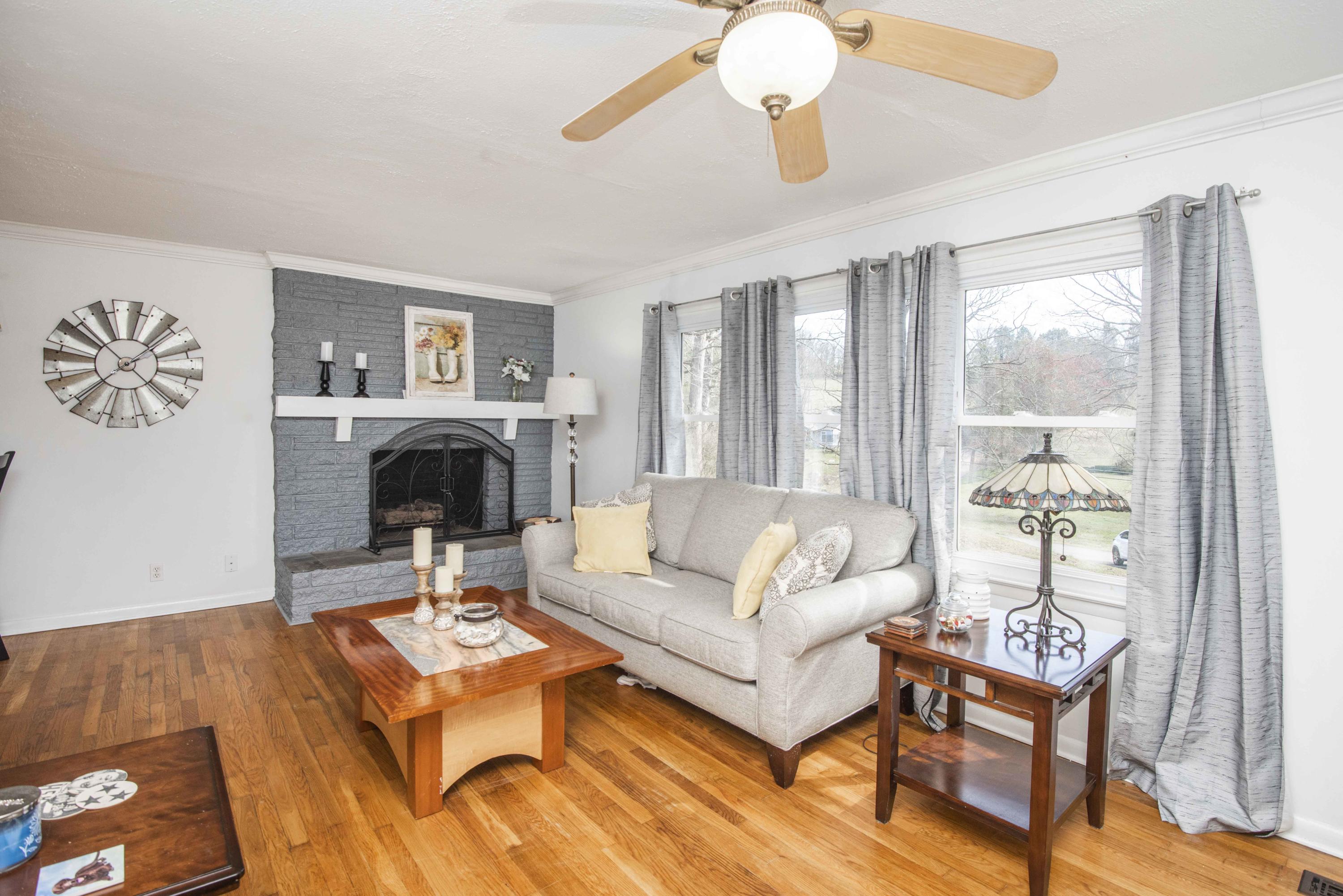 1428 Roberson Spring Road Loudon, TN 37774 - Photo 2 of 38 Living Room