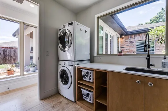 $895,000 | 1706 Peavy Road, Dallas, TX 75228