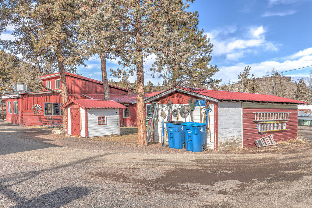 1145 South Rimrock Road Prineville, OR 97754 - Photo 3 of 28 090A5823_4_5_6_7