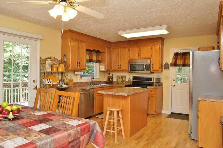 520 Red Valley Road Boones Mill, VA 24065 - Photo 7 of 27 Dining area and kitchen
