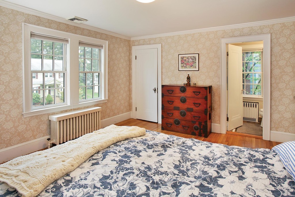 20 Locksley Road Newton, MA 02459 - Photo 7 of 11