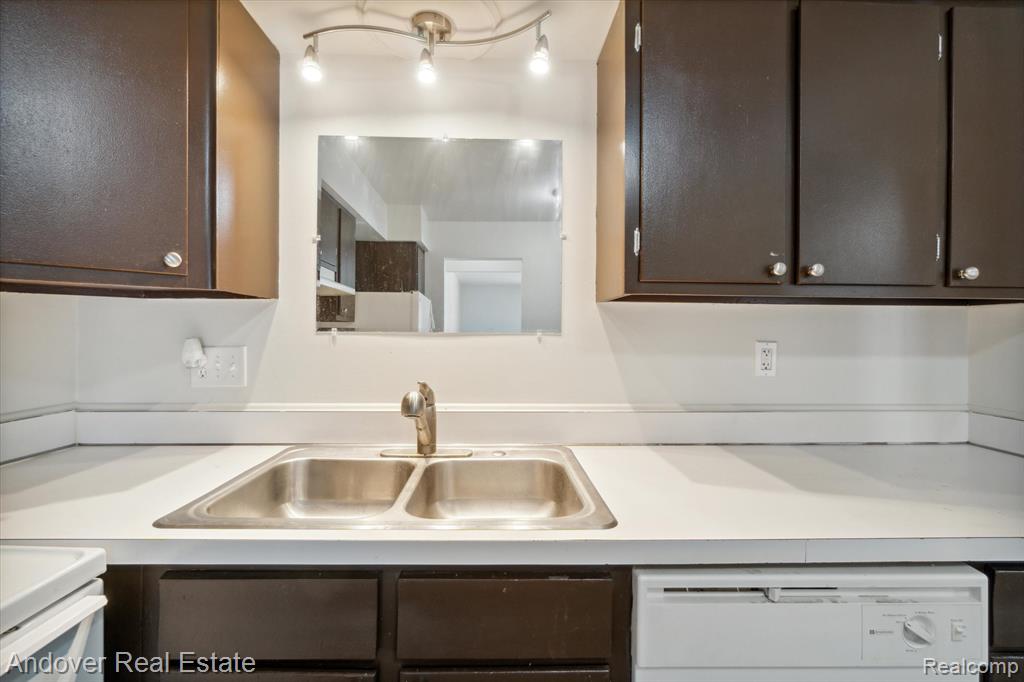 330 South Drake Road, Unit M08 Kalamazoo, MI 49009 - Photo 40 of 64